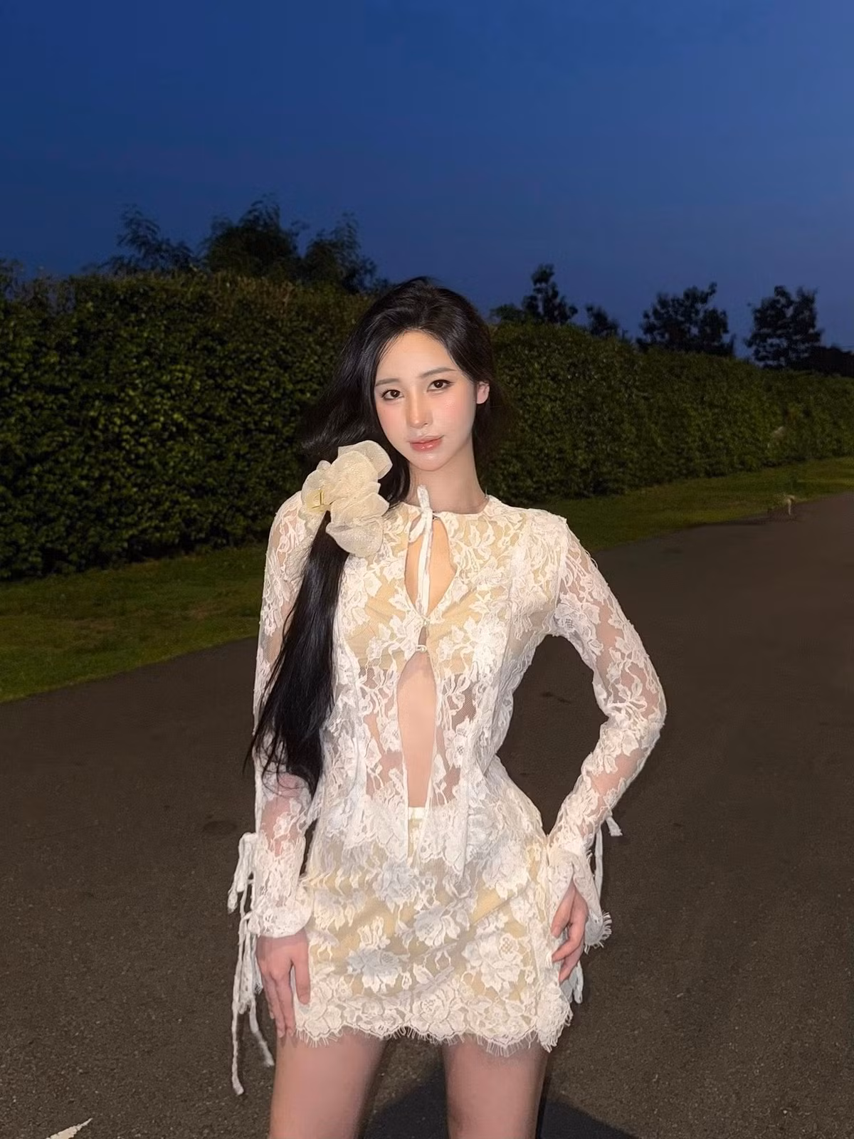 Trước đó, Uyên Ni từng vướng phải drama ồn ào khi một số tin đồn nhạy cảm về cuộc sống cá nhân và phong cách ăn mặc táo bạo của cô lan truyền trên MXH.