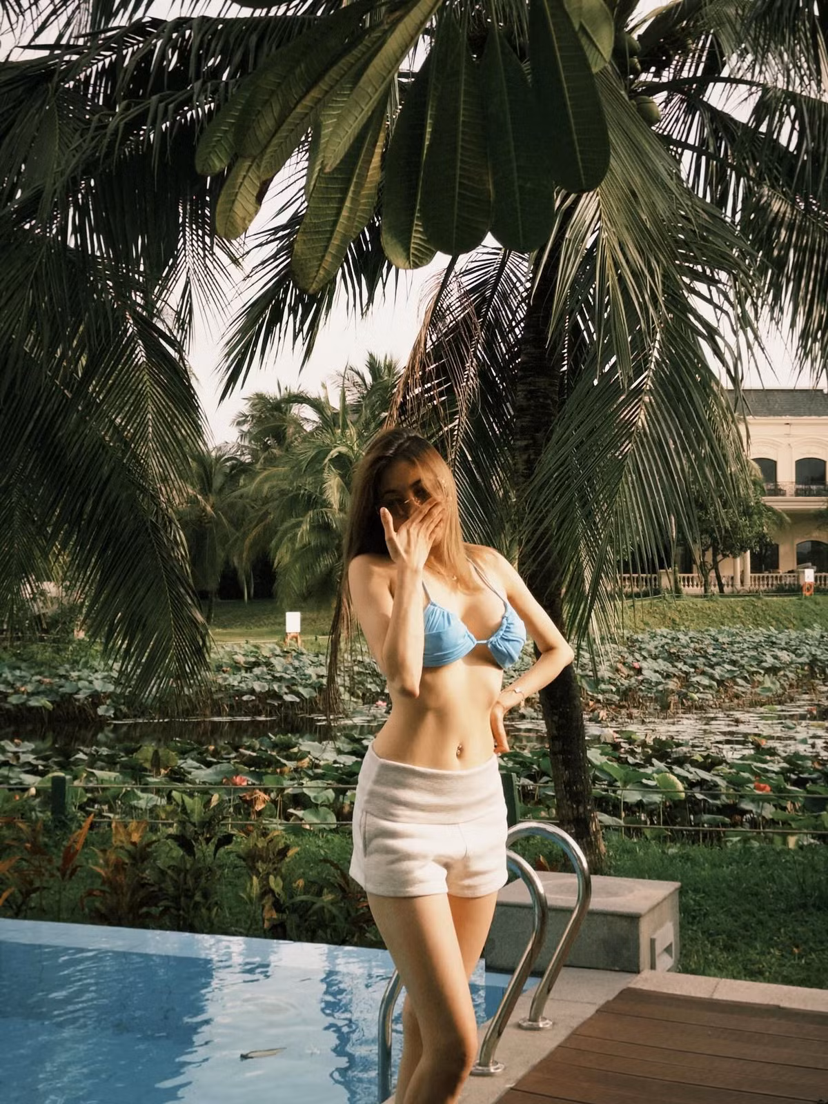 Mới đây, Bảo Trân khiến người hâm mộ đứng ngồi không yên khi chia sẻ loạt ảnh diện bikini khoe vóc dáng săn chắc, nóng bỏng.