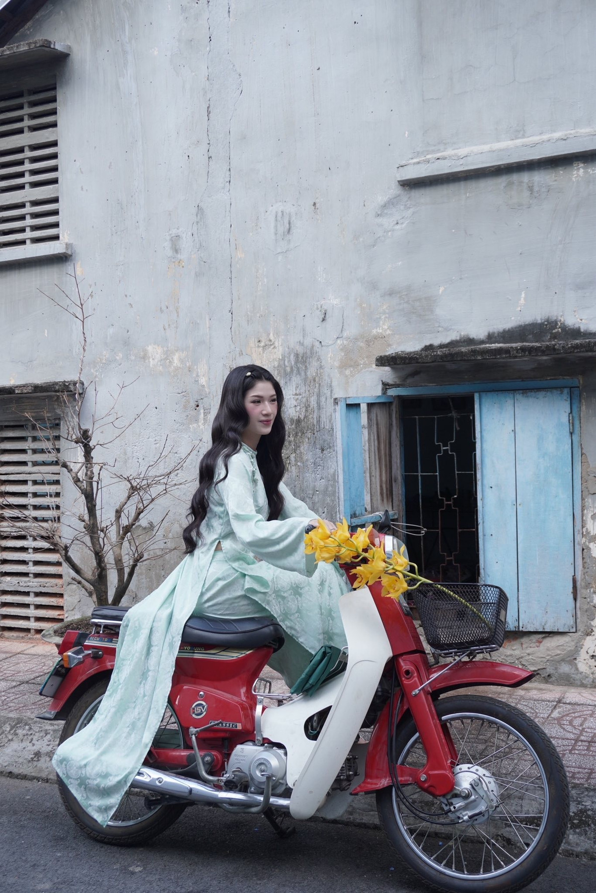 View - “Hot girl Karate” Trang Cẩm Lành dịu dàng trong tà áo dài | Báo Tri thức và Cuộc sống - TIN TỨC PHỔ BIẾN KIẾN THỨC 24H