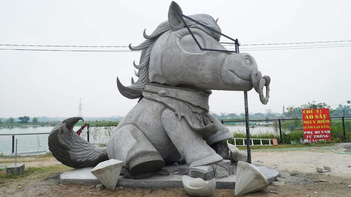 Linh vật ngựa mang tên "Ngựa vui vẻ" tại Bắc Ninh bất ngờ thu hút sự chú ý trên mạng xã hội.