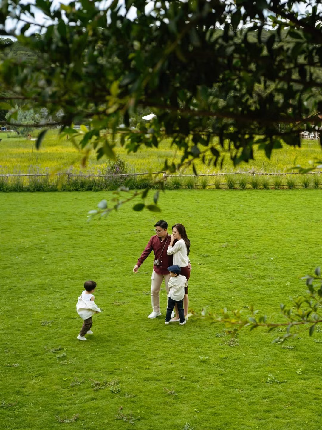 Mặc dù khá kín tiếng trong việc chia sẻ hình ảnh về ông xã trên mạng xã hội, nhưng những lần hiếm hoi Vũ Ngọc Châm nhắc đến nửa kia đều toát lên sự hạnh phúc và viên mãn.