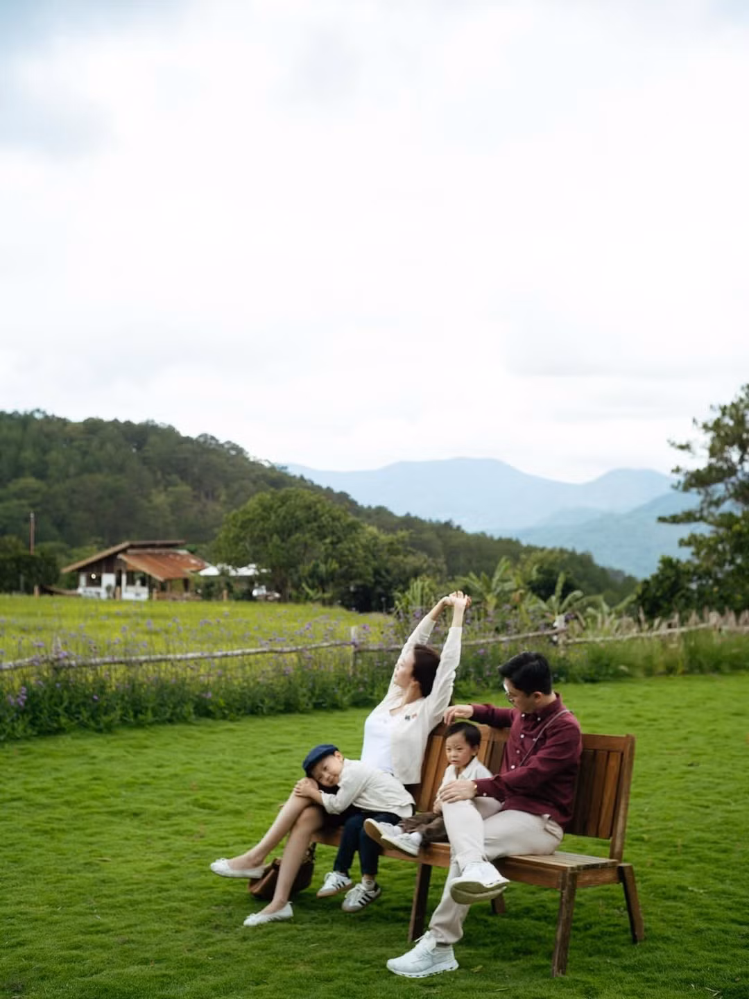 Sau khi kết hôn, Vũ Ngọc Châm nhanh chóng chào đón hai "thiên thần nhỏ" đáng yêu: bé Leo (sinh tháng 7/2021) và bé Liam (sinh tháng 10/2022).