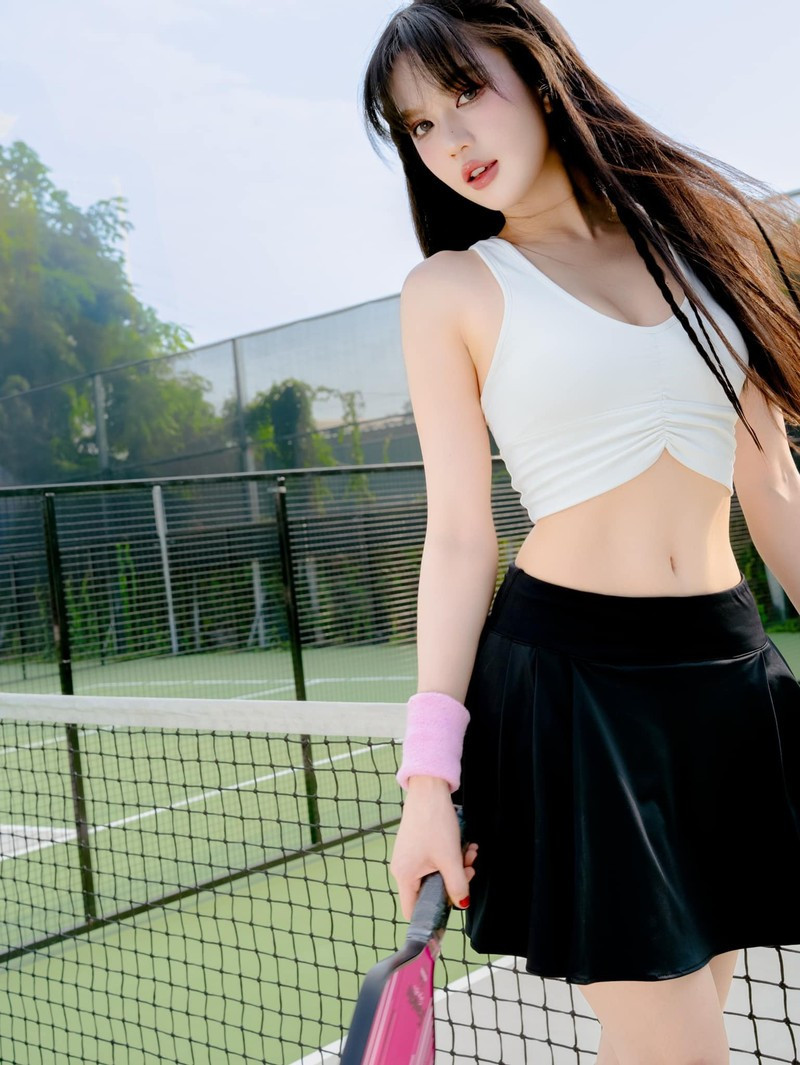 Trước đó, Ngọc Trinh từng không ít lần khoe những bộ cánh quyến rũ khi tham gia pickleball trên trang cá nhân.