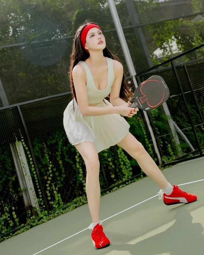 Hình ảnh này không chỉ mang đến một góc nhìn mới về Ngọc Trinh mà còn truyền cảm hứng cho nhiều người hâm mộ về việc duy trì lối sống lành mạnh, năng động.