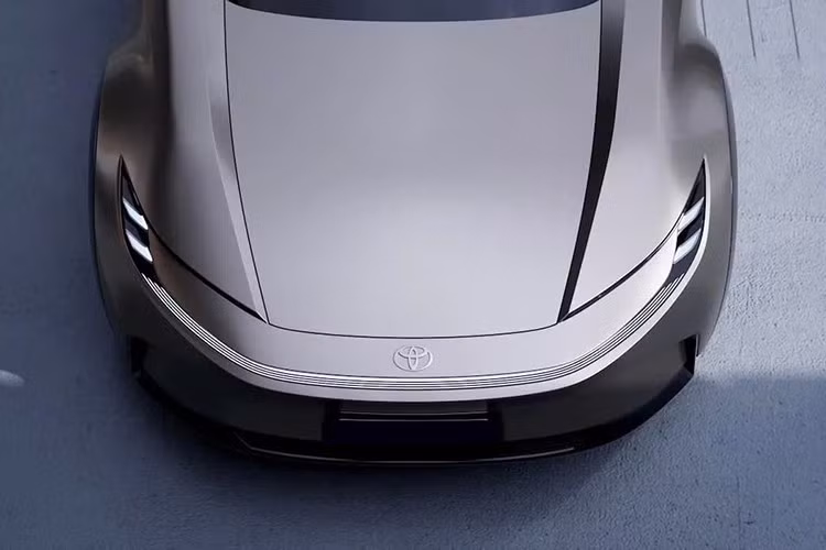 Cũng có thể Toyota Corolla hoàn toàn mới sẽ sử dụng truyền động plug-in hybrid (PHEV), song phân khúc này hiện đã có Prius đảm nhiệm, khiến nhiều người nghiêng về giả thuyết Corolla mới sẽ là một mẫu EV thuần túy.