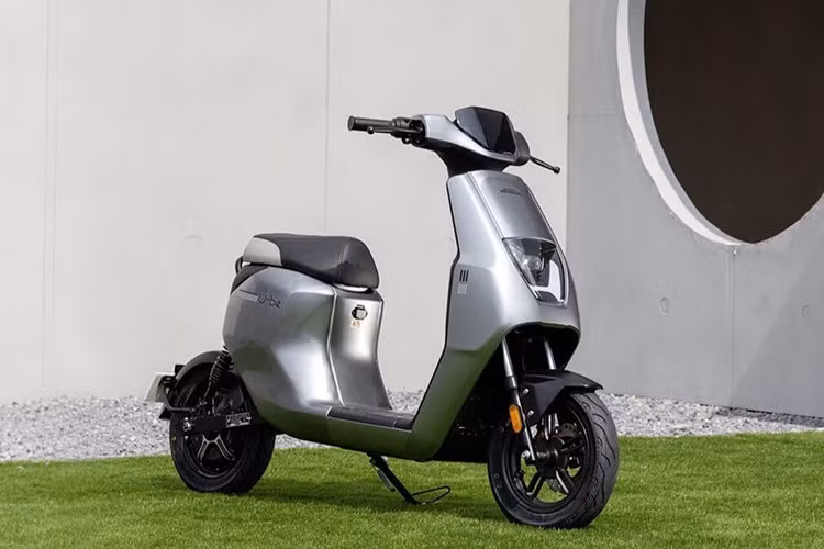 Hãng xe liên doanh Wuyang Honda vừa chính thức trình làng mẫu xe tay ga điện Honda U-be 2026 tại thị trường Trung Quốc. Đây là thế hệ nâng cấp toàn diện của dòng U-be trước đó, nổi bật với thiết kế hiện đại, khung hợp kim cao cấp và công nghệ pin thông minh.