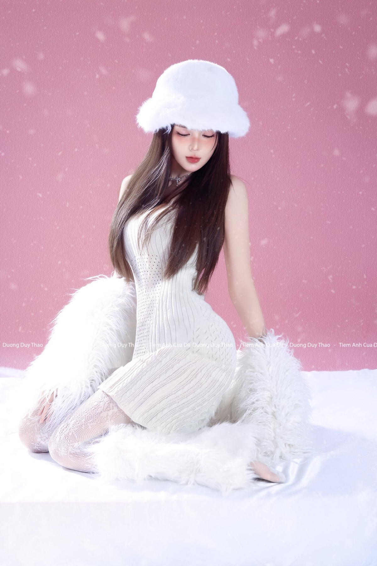 Trong những năm gần đây, Lilly Luta chuyển hướng sang phong cách sống trưởng thành, thanh lịch và quyến rũ hơn. Cô gây chú ý khi tham gia bộ môn thể thao pickleball, đồng thời liên tục chia sẻ các bộ ảnh thời trang đa dạng, từ xường xám mang hơi thở Á Đông đến váy lụa tinh khôi hay phong cách hiện đại.