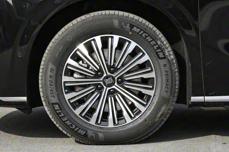 View - BYD M9 2026 từ 724 triệu đồng, chạy 218km không "uống 1 giọt xăng" | Báo Tri thức và Cuộc sống - TIN TỨC PHỔ BIẾN KIẾN THỨC 24H