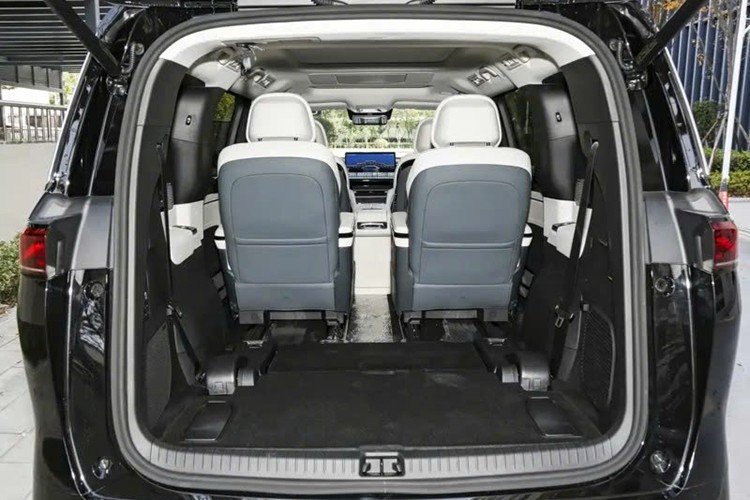 View - BYD M9 2026 từ 724 triệu đồng, chạy 218km không "uống 1 giọt xăng" | Báo Tri thức và Cuộc sống - TIN TỨC PHỔ BIẾN KIẾN THỨC 24H