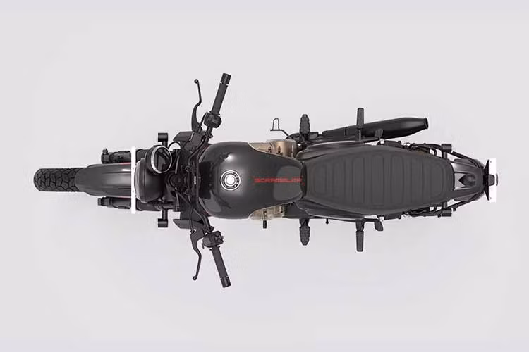 Xe có ghi-đông bản rộng, giúp tăng khả năng kiểm soát khi vận hành, đặc biệt trên địa hình phức tạp. Ngoài ra, hãng cũng cung cấp nhiều phụ kiện tùy chọn như bảo vệ tay lái, khung chống đổ, lưới bảo vệ đèn hay giá chở hành lý, cho phép người dùng cá nhân hóa theo nhu cầu sử dụng.