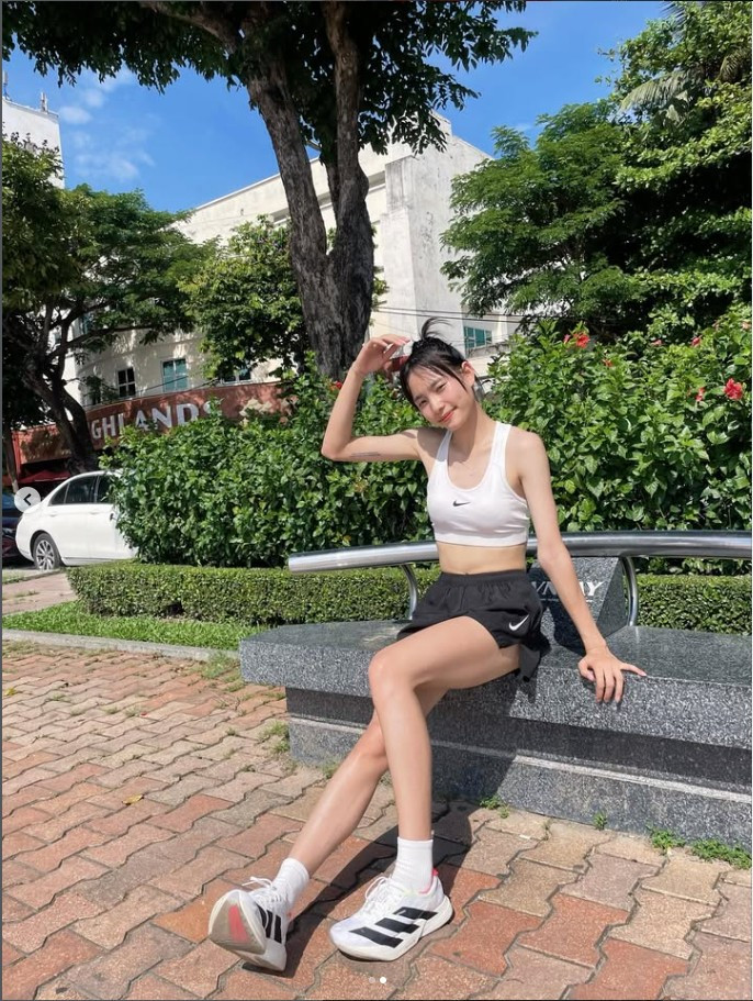 Tại SEA Games 2025, Nguyễn Khánh Linh tiếp tục gây ấn tượng khi giành HCB nội dung 1.500 m nữ, đạt thời gian 4 phút 29 giây 76, chỉ xếp sau đồng đội Bùi Thị Ngân, người giành HCV với thành tích 4 phút 27 giây 34.