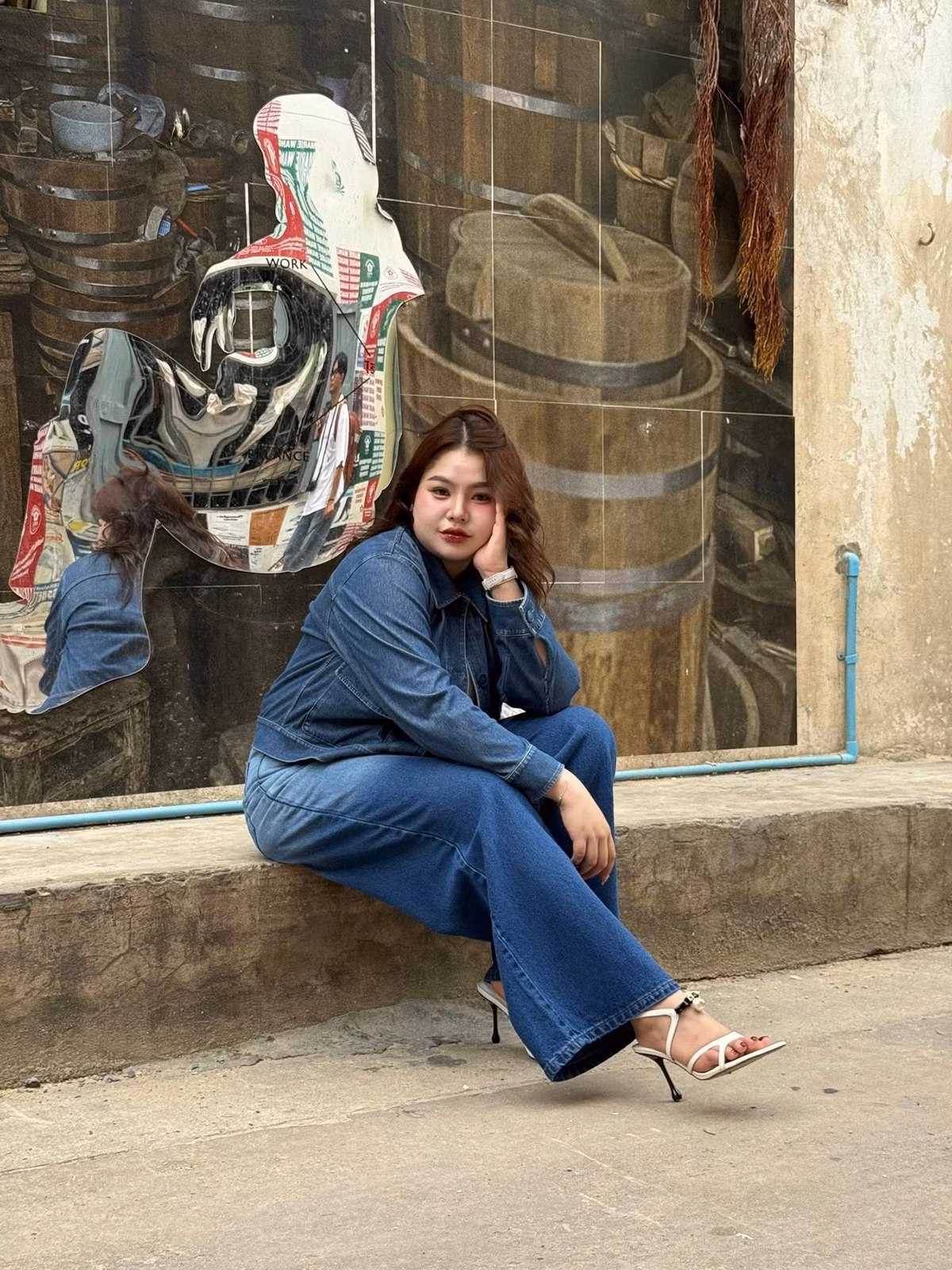 Cô nàng Sirirat Thanee người Thái Lan (sở hữu kênh TikTok @melmay.st với 2,8 triệu lượt yêu thích) là minh chứng cụ thể cho việc dù bạn béo hay gầy chỉ cần biết cách lựa chọn trang phục thì ai cũng xinh thêm vài phần chân kính.