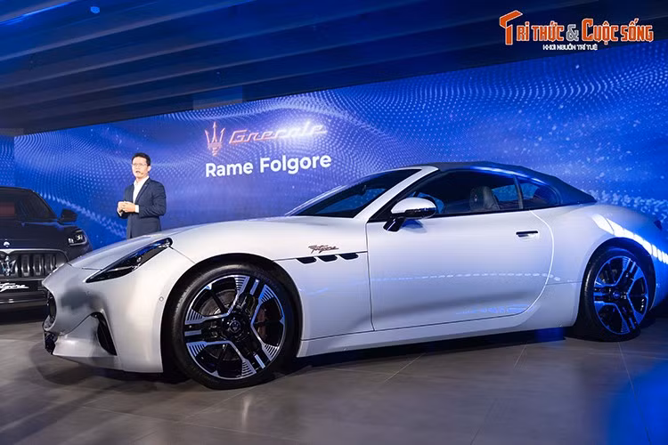 GranCabrio Folgore vẫn mang “kiểu dáng” GT đặc trưng với phần đầu xe được kéo dài, mui xe vuốt sâu về phía sau mượt mà còn phần đuôi thì tương đối ngắn. Xe sở hữu thông số D x R x C lần lượt 4.960 x 2.113 x 1.382 (mm), chiều dài trục cơ sở 2.929mm. Mâm xe trước kích thước 20 inch và mâm sau 21 inch.