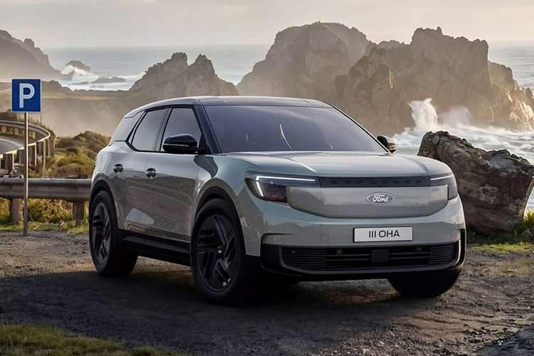 Phiên bản Ford Explorer Standard Range 2026 mới sẽ được trang bị pin lithium iron phosphate (LFP) mới cùng mô-tơ điện nâng cấp, cho công suất 188 mã lực và mô-men xoắn 350 Nm. Nhờ đó, tầm hoạt động theo chuẩn WLTP đạt 444 km, tăng hơn 60 km so với trước.