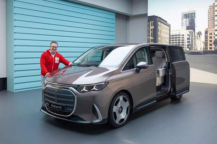 Mercedes-Benz VLE 2028 hiện chưa được công bố giá bán chính thức, nhưng với loạt công nghệ và nội thất sang trọng, VLE nhiều khả năng sẽ nằm ở phân khúc cao cấp khi chính thức ra mắt vào năm sau.