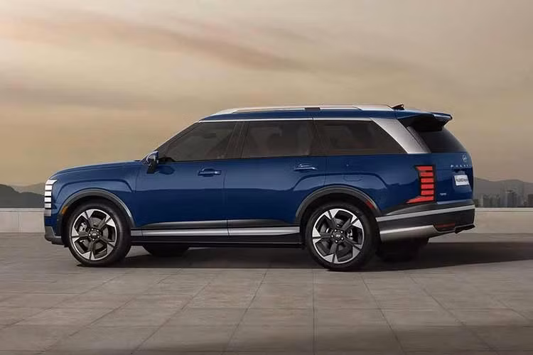 Khác với phiên bản Calligraphy có tùy chọn 7 chỗ cùng ghế thương gia hàng thứ hai, mẫu xe SUV Hyundai Palisade Elite 2026 mới chỉ được cung cấp cấu hình 8 chỗ với ghế băng ở cả hàng hai và ba.