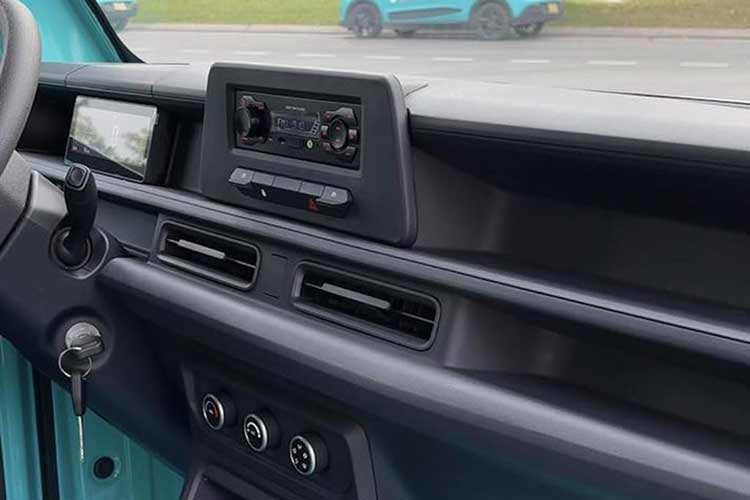 EC Van sử dụng động cơ điện cho công suất tối đa 40 mã lực và mô-men xoắn 110 Nm, tốc độ tối đa 75 km/h. Pin dung lượng 17 kWh cho tầm hoạt động khoảng 150 km mỗi lần sạc. Xe hỗ trợ sạc nhanh công suất tối đa 19,4 kW, cho phép sạc từ 10 đến 70% trong khoảng 42 phút.