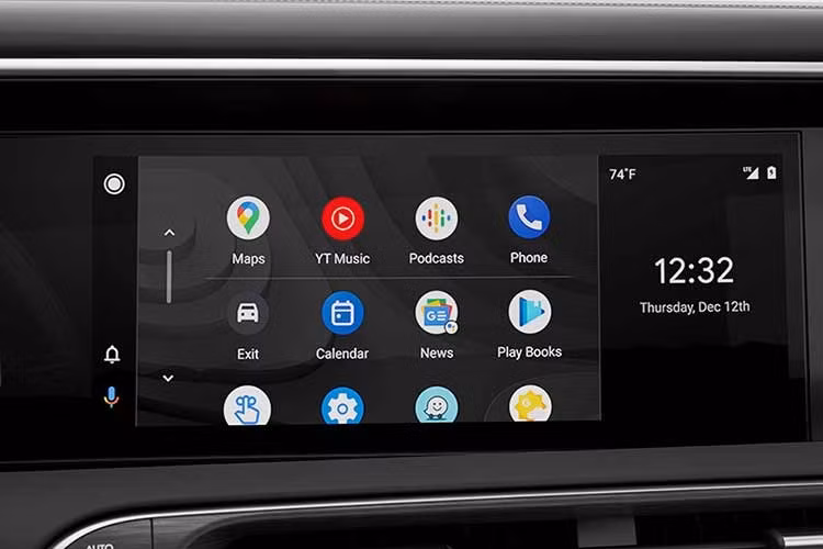 Xe có hệ thống chìa khóa thông minh Digital Key 2.0, màn hình kỹ thuật số 12,3 inch sau vô-lăng, màn hình giải trí 12,3 inch, âm thanh Bose 14 loa, điều hòa tự động 3 vùng, ghế chỉnh điện, ghế và vô-lăng sưởi, cùng ổ cắm V2L trong cabin.