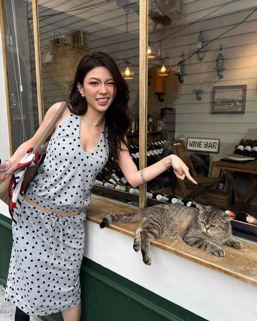 Hot girl, người đẹp trên MXH Việt đúng là không thiếu, nhìn đâu cũng có thể thấy những cô nàng sở hữu visual cực phẩm, body đẹp chất ngất. Song không phải ai cũng giữ được độ hot trường tồn từ năm này qua năm khác giống như Bảo Ngọc.