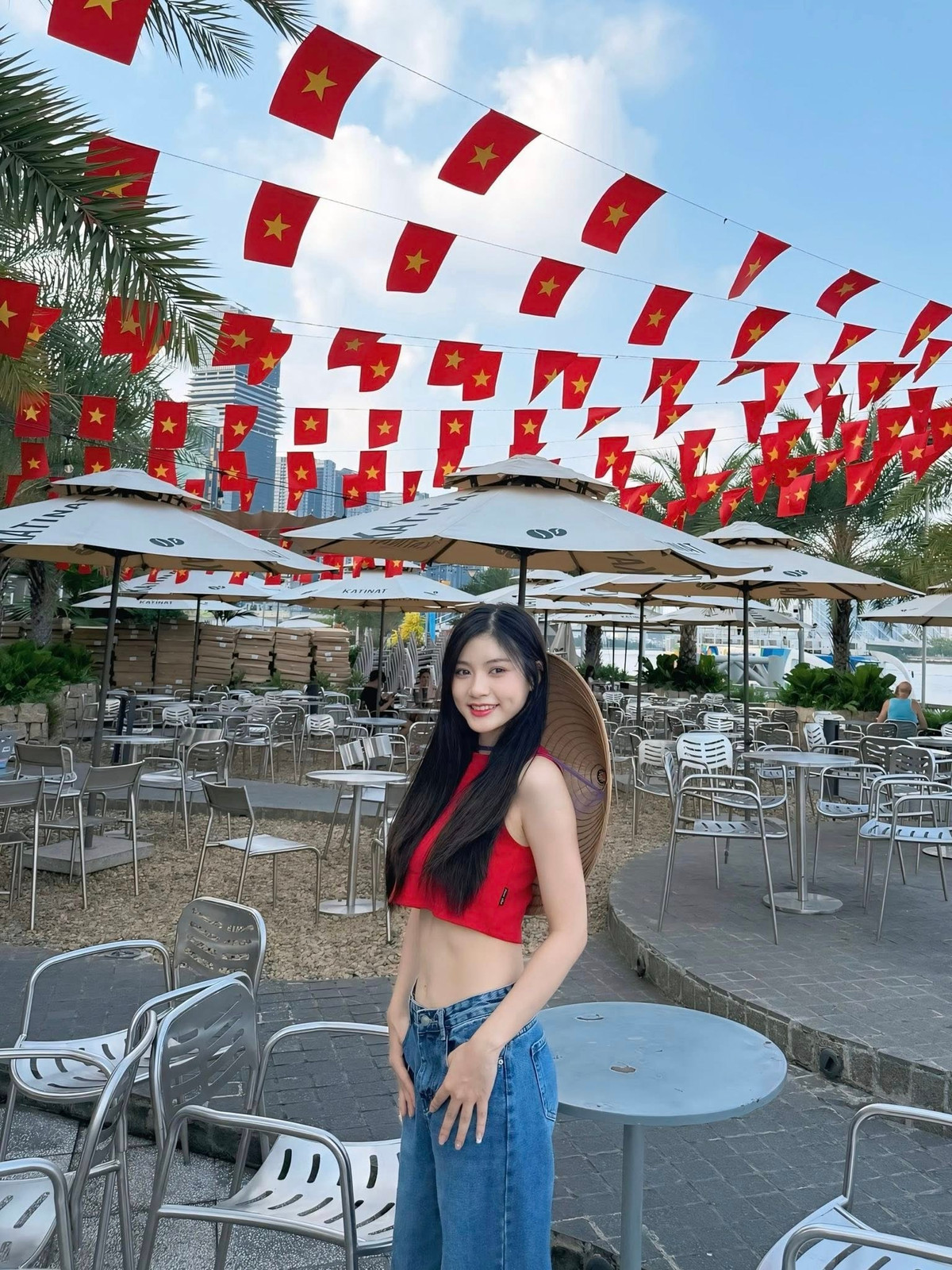 Không chỉ gây ấn tượng với những cuộc thi nhan sắc mình tham dự, Nam Phương còn khiến nhiều người chú ý khi mới đây trở thành vợ của streamer đình đám "Hoàng tử gió" Win. D.