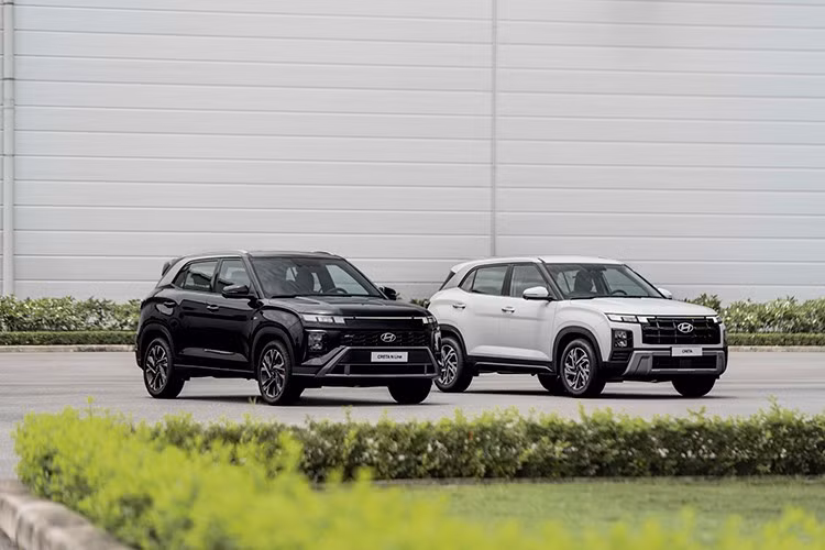 Hyundai New Creta 2025 mới đã chính thức được Liên doanh ô tô Hyundai Thành Công Việt Nam (HTV) chính thức giới thiệu đến thị trường và khách hàng. Tại thị trường Việt Nam, New Creta được phân phối với 4 phiên bản..