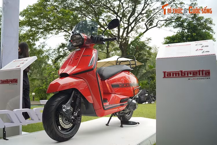 Được sáng lập năm 1947 tại Milan (Italy) bởi Ferdinando Innocenti, thương hiệu xe máy tay ga Lambretta nhanh chóng trở thành biểu tượng của phong cách Ý - lịch lãm, phóng khoáng và đầy bản sắc.