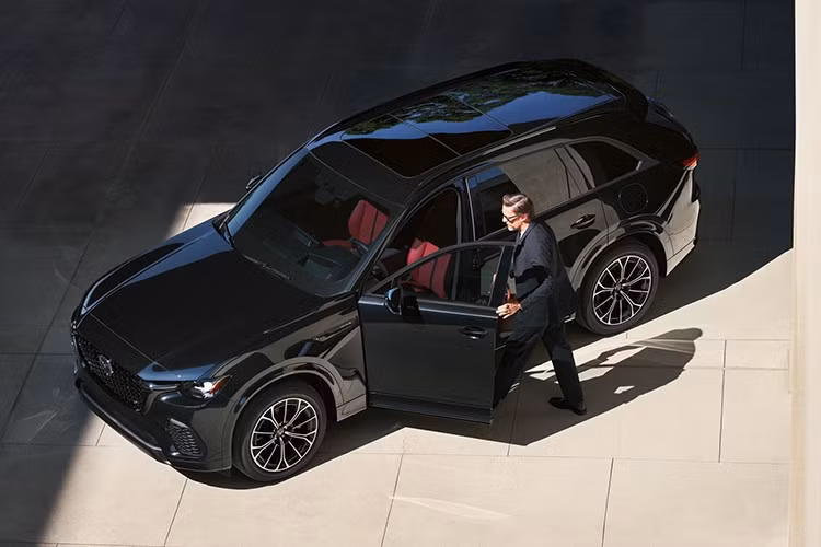 Trong bối cảnh người dùng ngày càng quan tâm đến hiệu suất và tiết kiệm nhiên liệu, đây có thể là bước ngoặt để CX-70 PHEV thực sự bứt tốc trên thị trường. Dự đoán, sau một số thị trường Đông Nam Á, mẫu xe này sẽ sớm về Việt Nam.