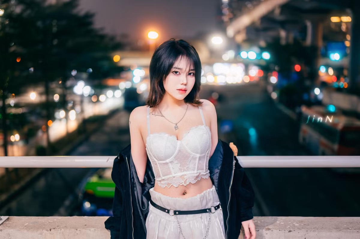 Sự nổi lên của Mai Anh gợi nhớ tới những hiện tượng mạng trước đó như Uyên Pu, MisThy, Linh Ngọc Đàm… – những cô gái vừa có ngoại hình nổi bật, vừa đam mê game và biết cách tạo dựng thương hiệu cá nhân.