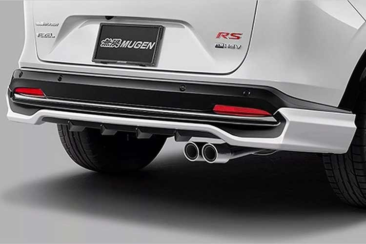 Mugen hợp tác với Yamaha để trang bị bộ giảm chấn Performance Dampers, giúp cải thiện độ ổn định thân xe và khả năng kiểm soát khi vận hành mà vẫn đảm bảo sự êm ái. Bên cạnh đó, hệ thống phanh cũng được nâng cấp với má phanh hiệu suất cao Type S nhằm mang lại khả năng hãm tốt hơn khi vận hành ở tốc độ cao.