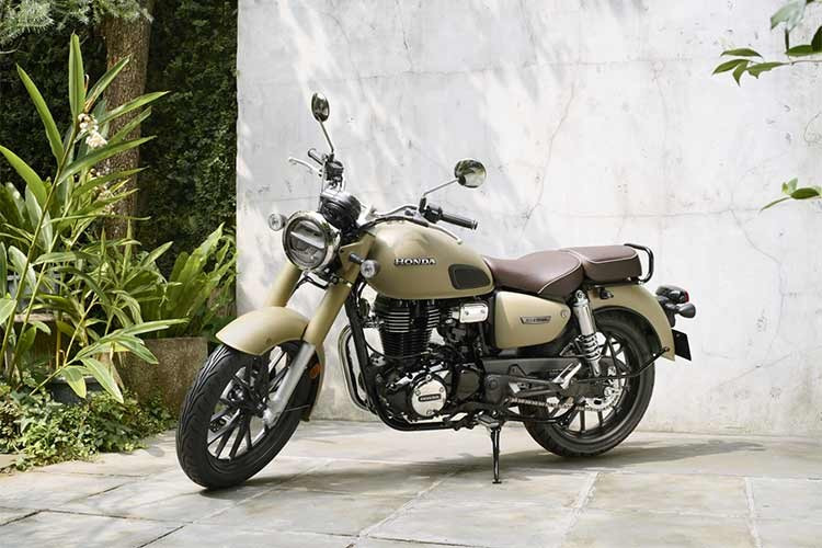 Tại thị trường Thái Lan, Honda GB350C 2026 được phân phối chính hãng với mức giá 155.900 baht (khoảng 129,5 triệu đồng). Xe nằm cùng phân khúc với đối thủ Royal Enfield Meteor 350 2026.