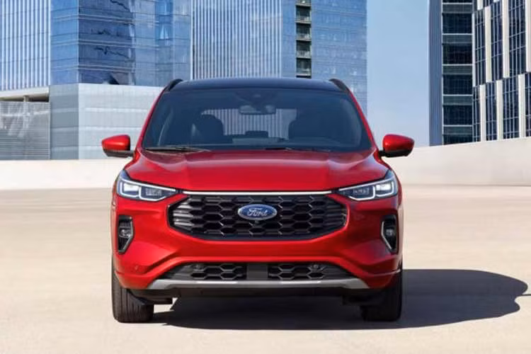 Việc ra mắt bán tải điện mới, cũng đồng nghĩa với việc Escape sẽ chính thức rời sân khấu, nhường chỗ cho các dòng xe như Bronco Sport và Maverick – những lựa chọn hiện đại hơn, phù hợp xu hướng thị trường hơn.