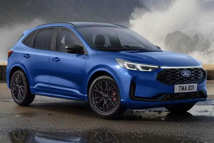 Điểm nhấn lớn nhất là việc Ford Escape 2026 (Kuga) sẽ được trang bị hệ thống lái bán tự động BlueCruise, công nghệ giúp tài xế có thể rời tay khỏi vô lăng khi xe vận hành trên các tuyến cao tốc đã được bản đồ hóa tại châu Âu – hiện chiếm khoảng 95% mạng lưới xa lộ ở 16 quốc gia.