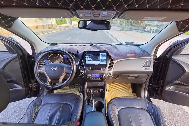 Ưu điểm: Xe nhập khẩu nguyên chiếc, có độ bền bỉ và giữ giá tốt. Kiểu dáng mềm mại với thiết kế "điêu khắc dòng chảy" dù nhiều người cho là hơi nữ tính. Xe vận hành ổn định, tiết kiệm nhiên liệu (đặc biệt là bản máy dầu); chi phí sửa chữa, bảo dưỡng khá rẻ.