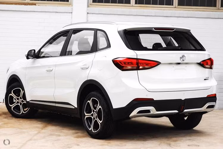 Xe vẫn được trang bị gói an toàn toàn diện MG Pilot, bao gồm hàng loạt công nghệ hỗ trợ người lái hiện đại như: Hỗ trợ phanh khẩn cấp tự động (AEB). Cảnh báo lệch làn và hỗ trợ giữ làn đường (LKA &amp; LDP). Kiểm soát hành trình thích ứng (ACC). Nhận diện biển báo tốc độ (TSR). Giám sát điểm mù và cảnh báo phương tiện cắt ngang phía sau (BSM &amp; RCTA).