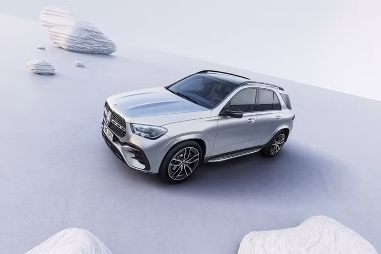 Sự xuất hiện của mẫu SUV plug-in hybrid này không chỉ mở ra lựa chọn mới cho khách hàng yêu thích thương hiệu "Ngôi sao ba cánh", mà còn đánh dấu cột mốc quan trọng trong hành trình chuyển đổi xanh của Mercedes-Benz tại Việt Nam.