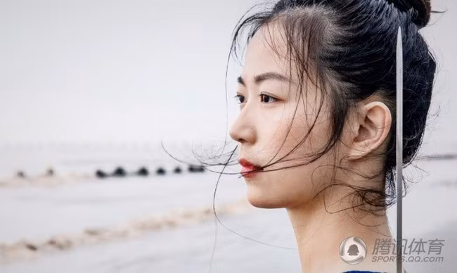 Diệp Vịnh Tương bắt đầu học Thái Cực quyền từ năm 3 tuổi, 6 tuổi đã tham gia biểu diễn, từ 8 đến 12 tuổi từng luyện tập Thiếu Lâm, nhờ đó cô có thể dung hòa nội gia và ngoại gia, mang đến cách hiểu độc đáo về Thái Cực. Hàng chục năm thấm nhuần Thái Cực đã khiến cô tràn đầy nhiệt huyết, đồng thời mang trên vai sứ mệnh kế thừa gia tộc.