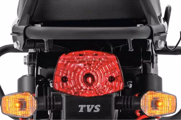 Về sức mạnh, xe vẫn sử dụng khối động cơ xăng xi-lanh đơn, dung tích 99,7cc, làm mát bằng không khí, sản sinh công suất 4,35 mã lực và mô-men xoắn cực đại 6,5 Nm.