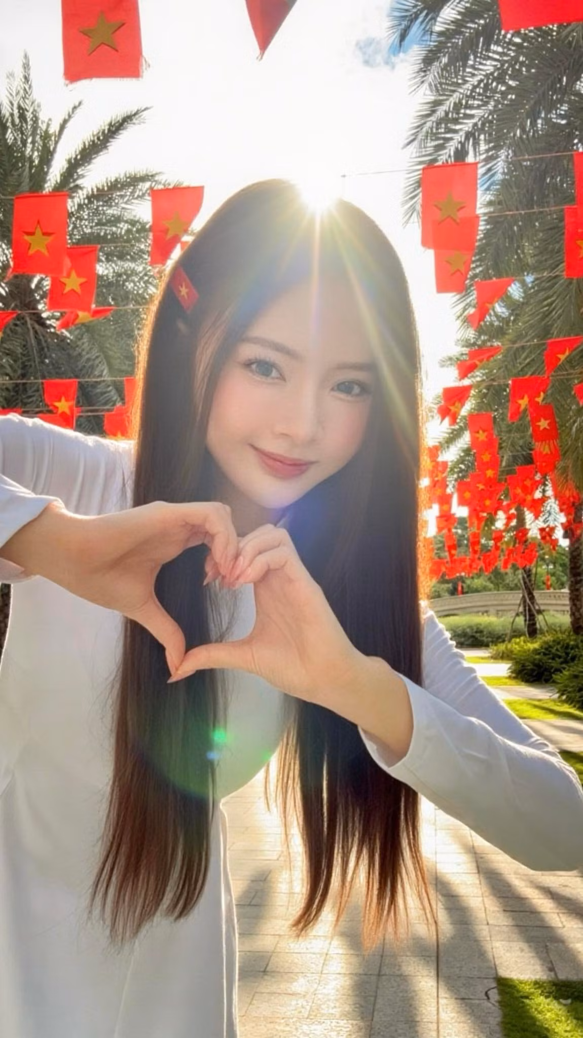 Ngoài ngoại hình, Lan Hương còn gây thiện cảm bởi cách giao tiếp nhẹ nhàng và tích cực trên mạng xã hội.