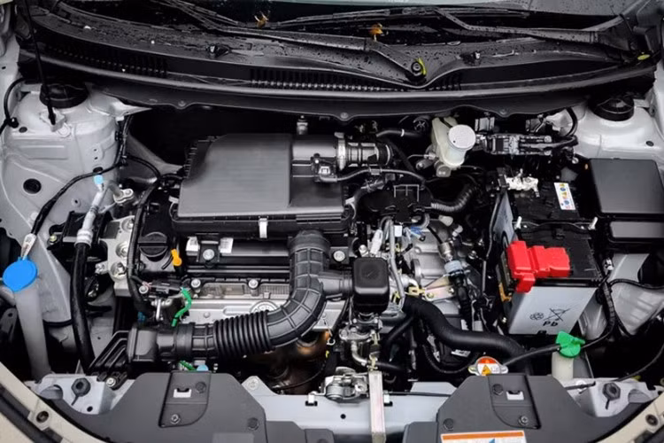 Về trang bị an toàn, phiên bản SGX được trang bị gói Suzuki Safety Support, bao gồm: kiểm soát hành trình thích ứng, đèn pha tự động, cảnh báo điểm mù, hỗ trợ phanh khẩn cấp (Dual Sensing Brake Support), cảnh báo và ngăn chệch làn, hỗ trợ giữ làn, cảnh báo phương tiện cắt ngang phía sau và cảnh báo mất tập trung.