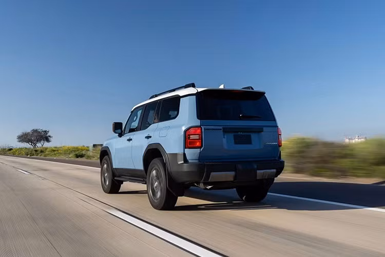 Với việc Toyota phải chịu mức thuế nhập khẩu cao cùng việc xe được sản xuất tại các nhà máy Tahara và Hino ở Nhật Bản, mức tăng này được xem là tương đối khiêm tốn.