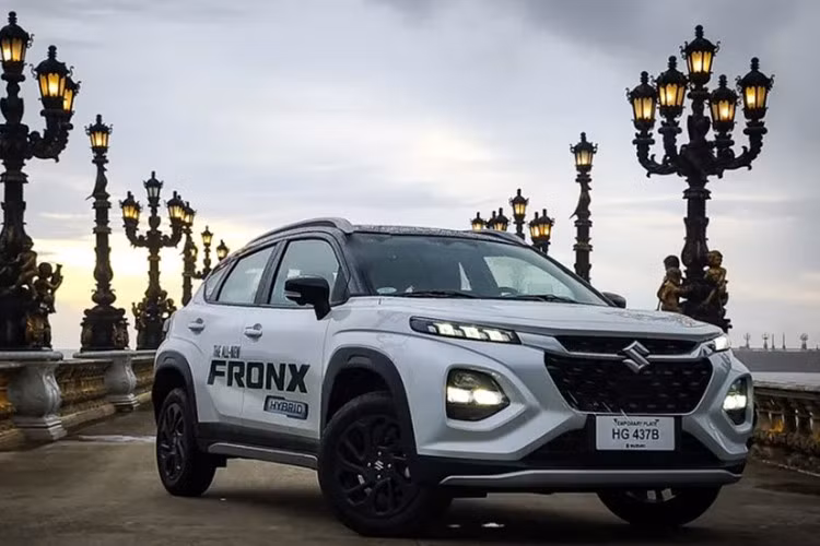 Được biết, Suzuki Việt Nam cũng đã xác nhận bán mẫu crossover cỡ A+ mang tên Fronx này vào cuối 2025 nhằm cạnh tranh với các đối thủ như Kia Sonet và Toyota Raize. Dự đoán, Suzuki Fronx 2026 sẽ nhập khẩu Indonesia như những mẫu xe hiện đang bán tại Việt Nam hiện nay.
