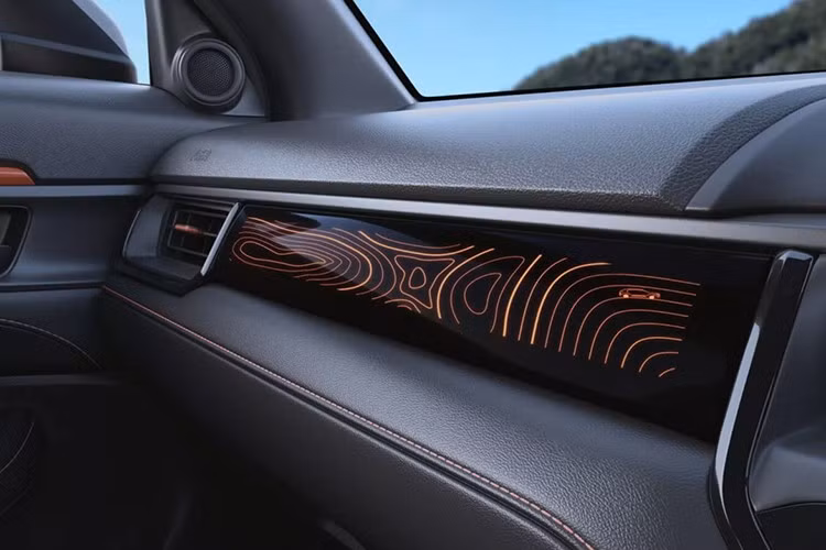 Honda Elevate ADV Edition vẫn sử dụng động cơ xăng 1.5L hút khí tự nhiên, sản sinh công suất 119 mã lực và mô-men xoắn 145 Nm, đi kèm hộp số sàn 6 cấp hoặc CVT giả lập 7 cấp số. Hệ dẫn động vẫn là cầu trước, không có tùy chọn AWD.