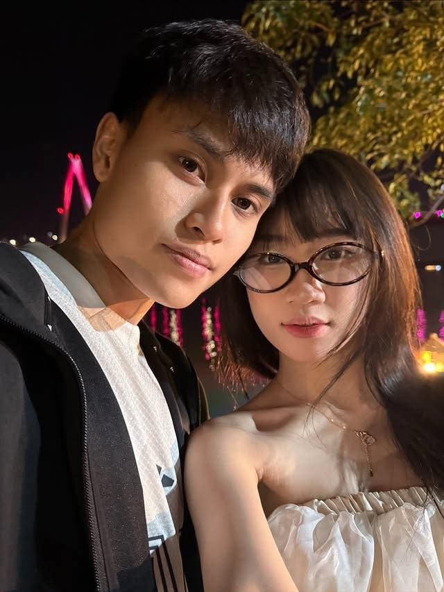 Trên trang cá nhân của mình, Hoàng Lan Anh chủ yếu làm các nội dung về nhảy, hát nhép những ca khúc theo trend. Ngoài ra, cô cũng làm KOC, giới thiệu sản phẩm, người mẫu ảnh.