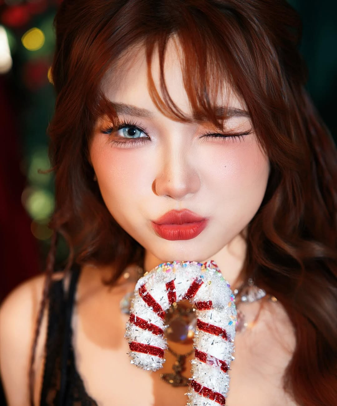 Ngoài âm nhạc, Danmy cũng xây dựng hình ảnh cá nhân khá rõ nét. Cô linh hoạt giữa vẻ ngoài trong trẻo đời thường và hình ảnh sắc sảo, cá tính khi bước lên sân khấu hoặc trong các bộ ảnh thời trang.