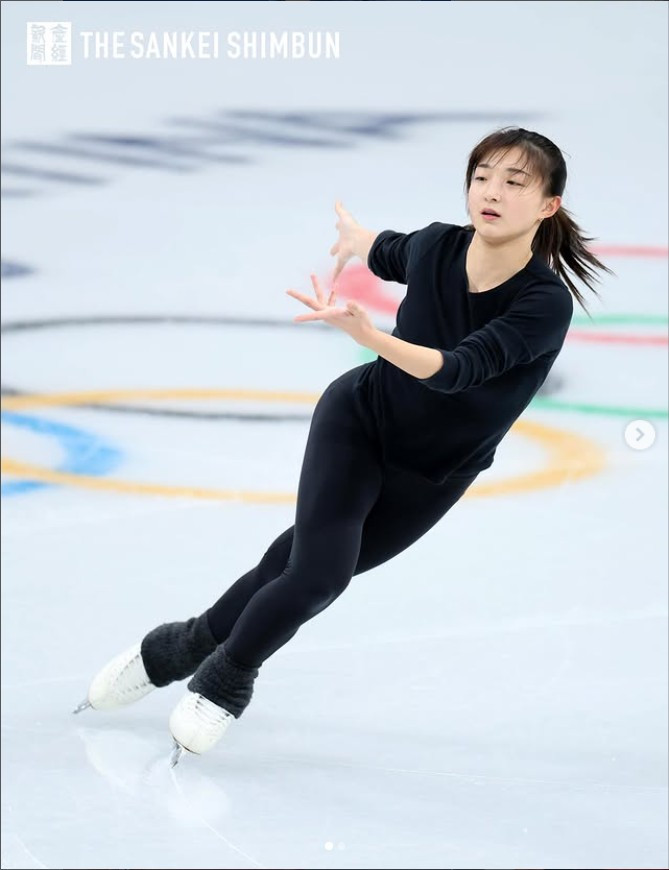 Tuy nhiên, bên cạnh những lời ca ngợi về nhan sắc, nhiều người hâm mộ cũng nhấn mạnh rằng điều đáng trân trọng nhất ở Kaori Sakamoto vẫn là tinh thần thi đấu bền bỉ và ý chí không ngừng vươn lên. Trượt băng nghệ thuật là bộ môn đòi hỏi sự khổ luyện trong thời gian dài, cùng áp lực cạnh tranh khốc liệt ở cấp độ quốc tế. Để duy trì phong độ đỉnh cao qua nhiều mùa giải là điều không hề dễ dàng.