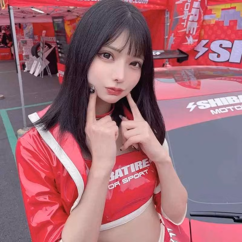 Để tránh gây hiểu nhầm, Miyu đã cố gắng đăng tải nhiều bức ảnh thể hiện biểu cảm sống động hơn, nhằm chứng minh mình là người thật bằng xương bằng thịt.