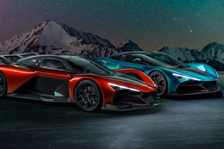 Mỗi phiên bản sẽ được sản xuất 50 chiếc tại trụ sở chính của Zenvo ở Præstø, và mặc dù chưa có giá nào được tiết lộ, chúng sẽ vượt quá mốc 2 triệu USD. Vì ngoài Aurora, Zenvo đang nghiên cứu một siêu xe "rẻ" hơn với giá 2 triệu đô la.