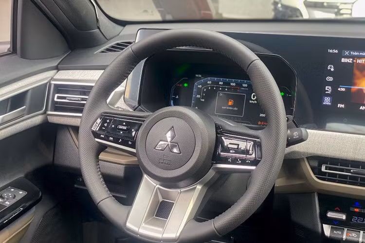 Dù có mức giá tiệm cận nhóm SUV hạng C (705–710 triệu đồng), mẫu xe nhập khẩu này vẫn thu hút người dùng nhờ triết lý sản phẩm rõ ràng –đặt sự thoải mái và công nghệ hỗ trợ người lái lên hàng đầu.