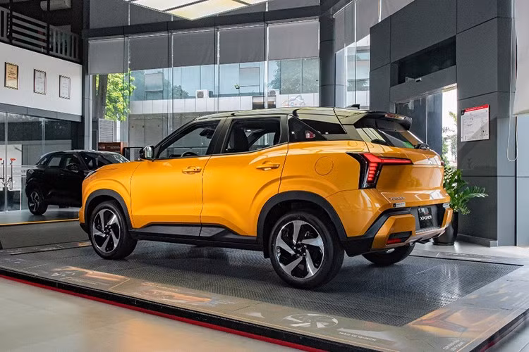 Xforce bản Ultimate được trang bị nhiều tính năng nổi bật hiếm thấy trong tầm giá, như điều hòa hai vùng độc lập, hàng ghế sau ngả tới 8 cấp độ, ghế da kháng nhiệt, màn hình 12,3 inch, cốp điện, hệ thống âm thanh Yamaha cùng gói an toàn nâng cao: kiểm soát hành trình thích ứng, cảnh báo va chạm, hỗ trợ giữ làn hay kiểm soát vào cua chủ động.