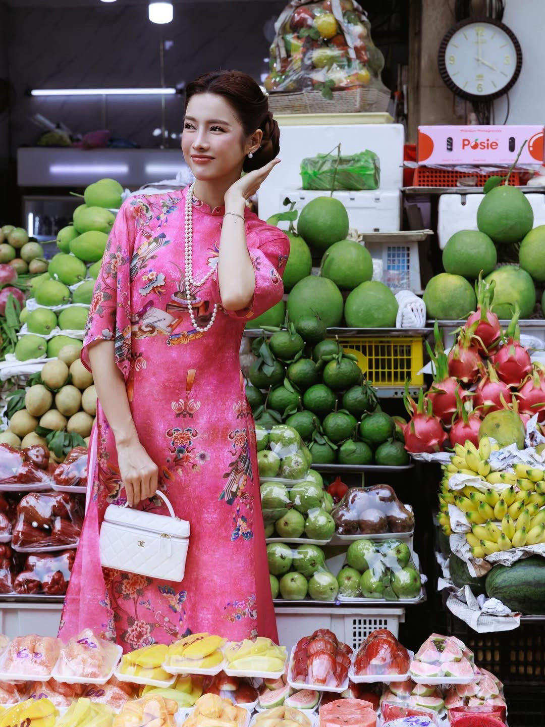 View - “Gái xinh vũ trụ VFC” xúng xính áo dài, thả dáng giữa phố Sài Gòn | Báo Tri thức và Cuộc sống - TIN TỨC PHỔ BIẾN KIẾN THỨC 24H